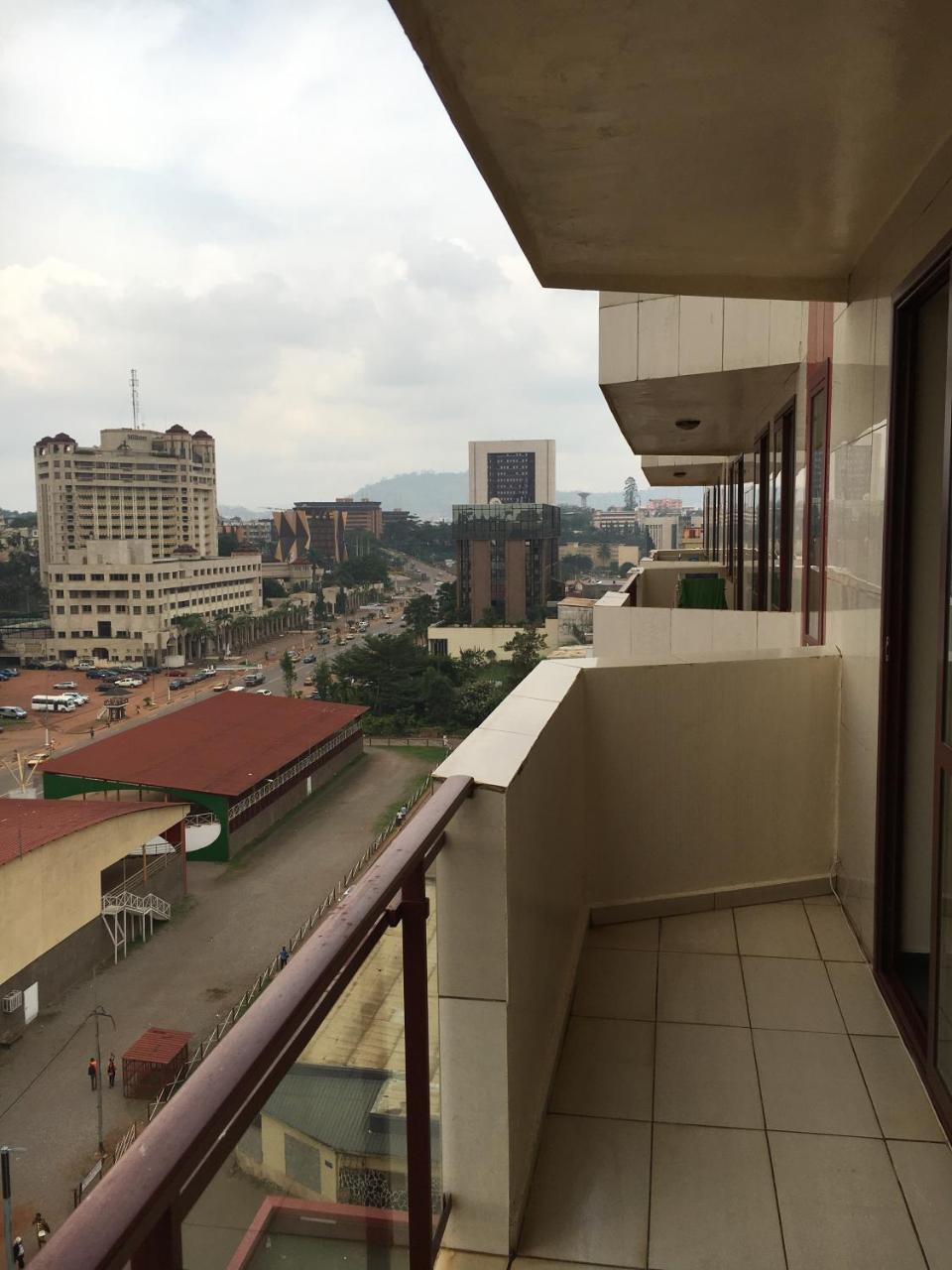 Djeug'Appart Hotel Yaounde Bagian luar foto